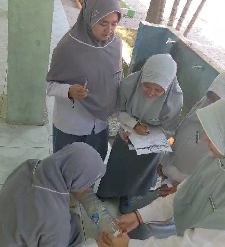 Siswa SMA Nurul Jadid Praktikkan Analisis Kandungan Nikotin, Tar, dan Residu Rokok 